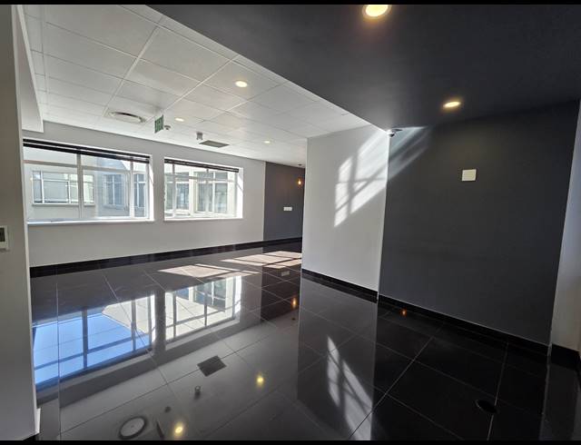 421M² OFFICE TO LET IN SANDTON CENTRAL